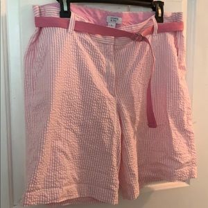 Crown & ivy Searsucker pink shorts